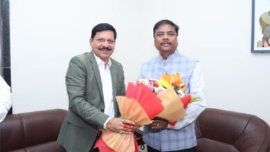 वन मंत्री कश्यप से एसईसीएल के सीएमडी ने की सौजन्य भेंट