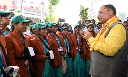 छत्तीसगढ़ में महिला विकास की नई इबारत छत्तीसगढ़ में महिला विकास की नई इबारत