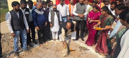 समुदाय को जोड़ने की नई पहल उत्तर विधानसभा क्षेत्र में सामुदायिक भवन निर्माण का भूमिपूजन संपन्न समुदाय को जोड़ने की नई पहल उत्तर विधानसभा क्षेत्र में सामुदायिक भवन निर्माण का भूमिपूजन संपन्न