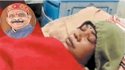 बस्तर के कांग्रेस विधायक की पत्नी ने धारदार औजार से खुदको किया लहूलुहान बस्तर के कांग्रेस विधायक की पत्नी ने धारदार औजार से खुदको किया लहूलुहान