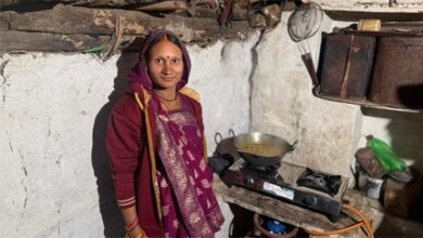 स्वच्छ रसोई, स्वस्थ परिवार: प्रधानमंत्री उज्ज्वला योजना का असर : मुंगेली के पूनम और बबीता को मिला गैस कनेक्शन, धुएँ से मिली मुक्ति स्वच्छ रसोई, स्वस्थ परिवार: प्रधानमंत्री उज्ज्वला योजना का असर : मुंगेली के पूनम और बबीता को मिला गैस कनेक्शन, धुएँ से मिली मुक्ति