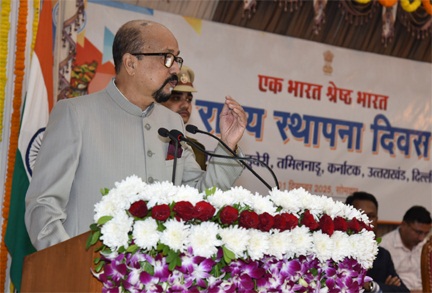 राज्यों की विविधताओं को राष्ट्रीय एकता एक सूत्र में पिरोती है – राज्यपाल डेका राज्यों की विविधताओं को राष्ट्रीय एकता एक सूत्र में पिरोती है – राज्यपाल डेका