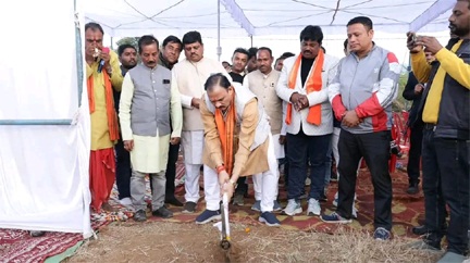 स्वास्थ्य मंत्री ने चिरमिरी में आधुनिक शासकीय पॉलिटेक्निक भवन का किया भूमिपूजन स्वास्थ्य मंत्री ने चिरमिरी में आधुनिक शासकीय पॉलिटेक्निक भवन का किया भूमिपूजन