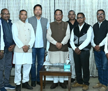 मुख्यमंत्री विष्णुदेव साय से हल्बा-हल्बी समाज के प्रतिनिधिमण्डल ने की सौजन्य मुलाकात