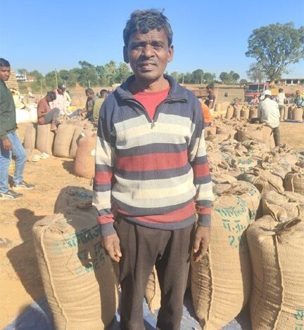 60 वर्षीय किसान नोहरसाय ने बेचा 55.20 क्विंटल धान 60 वर्षीय किसान नोहरसाय ने बेचा 55.20 क्विंटल धान