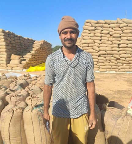 किसान शोभित राम ने बेचा 18 क्विंटल धान प्राप्त राशि से घर बनान में उपयोग