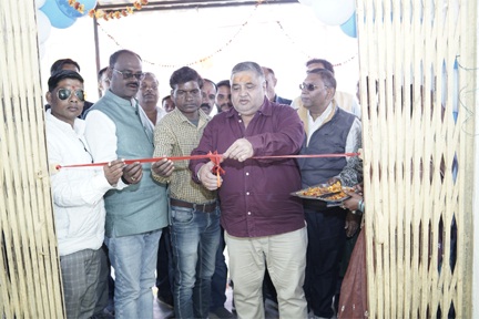 कैबिनेट मंत्री राजेश अग्रवाल ने गुमगरा खुर्द पीएचसी के नए भवन का किया लोकार्पण, ग्रामीणों को बेहतर रात्रिकालीन सेवाओं का दिया भरोसा