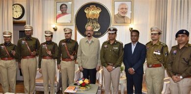 आम जनता के साथ पुलिस संवेदनशीलता के साथ बर्ताव करें – राज्यपाल डेका