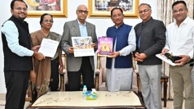 पूर्व राज्यपाल रमेश बैस ने मुख्यमंत्री विष्णु देव साय से की सौजन्य मुलाकात पूर्व राज्यपाल रमेश बैस ने मुख्यमंत्री विष्णु देव साय से की सौजन्य मुलाकात