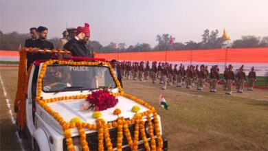 केन्द्रीय राज्यमंत्री तोखन साहू ने ध्वजारोहण कर परेड की ली सलामी