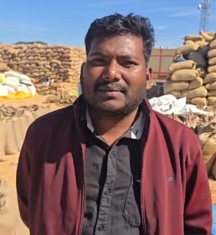 पारदर्शी धान खरीदी से किसानों को राहत, मजबूत हो रही ग्रामीण अर्थव्यवस्था पारदर्शी धान खरीदी से किसानों को राहत, मजबूत हो रही ग्रामीण अर्थव्यवस्था