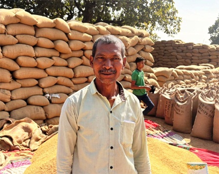 सुविधाजनक रहा धान का उपार्जन, सरकार की सुगम व्यवस्था का मिल रहा लाभ : किसान धनराज सुविधाजनक रहा धान का उपार्जन, सरकार की सुगम व्यवस्था का मिल रहा लाभ : किसान धनराज