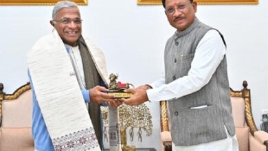 मुख्यमंत्री विष्णुदेव साय से राज्यसभा के उप सभापति हरिवंश ने की सौजन्य मुलाकात