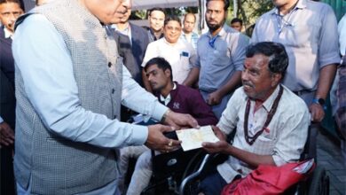 मुख्यमंत्री जनदर्शन: दिव्यांग प्रवीण गिरी गोस्वामी को पुत्री की शादी के लिए मिला 20 हजार का तत्कालीक सहायता