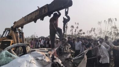 ट्रक और कार की जोरदार भिड़ंत, CRPF के 3 जवानों सहित 4 की मौत