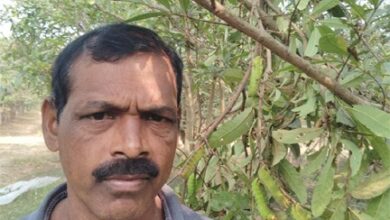 टसर कृमिपालन ने बदली तकदीर : ध्रुवकुमार बने आत्मनिर्भर, पलायन से मिली मुक्ति