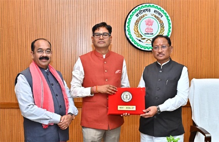 मुख्यमंत्री विष्णु देव साय से आज विधानसभा परिसर स्थित उनके कक्ष में वित्त मंत्री ओपी चौधरी ने वित्तीय वर्ष 2026-27 का बजट प्रस्तुत करने से पूर्व मुलाकात की