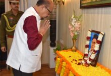 राज्यपाल डेका ने वीर विनायक दामोदर सावरकर को श्रद्धांजलि दी