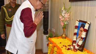 राज्यपाल डेका ने वीर विनायक दामोदर सावरकर को श्रद्धांजलि दी
