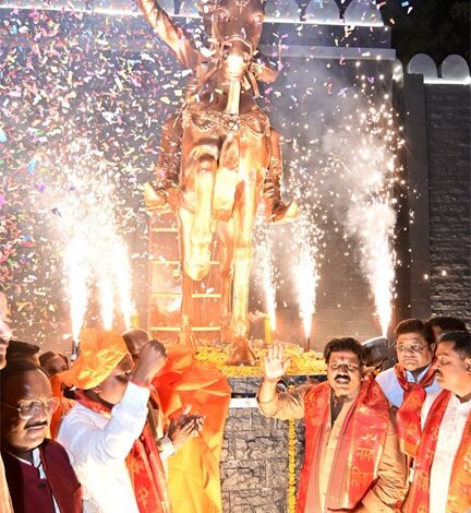 उप मुख्यमंत्री ने छत्रपति शिवाजी के प्रतिमा का किया लोकार्पण
