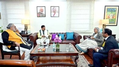 मुख्यमंत्री डॉ. यादव ने नई दिल्ली में केन्द्रीय वस्त्र मंत्री गिरिराज सिंह से की मुलाकात