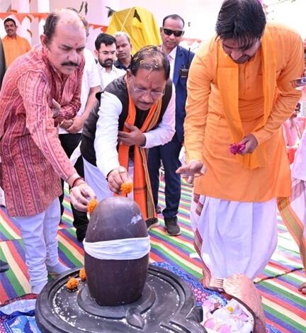 नीलकंठेश्वर महादेव मंदिर के प्राण-प्रतिष्ठा समारोह में मुख्यमंत्री विष्णु देव साय हुए शामिल