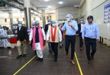 उपमुख्यमंत्री विजय शर्मा एवं वन मंत्री केदार कश्यप ने पशुपालकों एवं बिहान दीदियों के साथ किया आधुनिक डेयरियों का भ्रमण