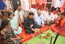 उद्योग मंत्री लखन लाल देवांगन ने शिवाजीनगर और एमपी नगर कॉलोनी को दी 14.42 करोड़ के अंडरग्राउंड सीवरेज लाइन की सौगात, 3350 मकानों को मिलेगा लाभ उद्योग मंत्री लखन लाल देवांगन ने शिवाजीनगर और एमपी नगर कॉलोनी को दी 14.42 करोड़ के अंडरग्राउंड सीवरेज लाइन की सौगात, 3350 मकानों को मिलेगा लाभ