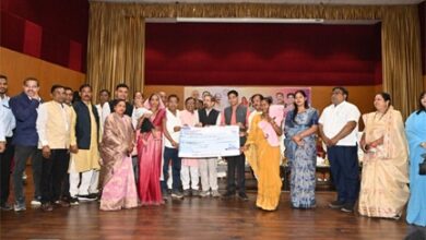 श्रम विभाग की कल्याणकारी योजनाओं का अधिक से अधिक लाभ लेने श्रमिक भाई -बहन बनें जागरूक- राजस्व मंत्री वर्मा