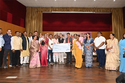 श्रम विभाग की कल्याणकारी योजनाओं का अधिक से अधिक लाभ लेने श्रमिक भाई -बहन बनें जागरूक- राजस्व मंत्री वर्मा श्रम विभाग की कल्याणकारी योजनाओं का अधिक से अधिक लाभ लेने श्रमिक भाई -बहन बनें जागरूक- राजस्व मंत्री वर्मा