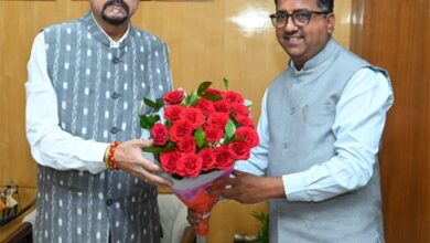 राज्यपाल डेका से कुलपतियों ने भेंट की