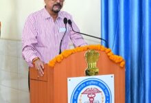 सेवा और समर्पण भाव के कारण भारतीय डॉक्टरों को देश के बाहर भी मिलता है सम्मान –  डेका