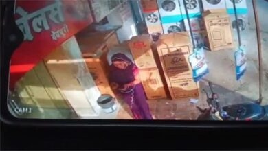 रायपुर की ज्वेलरी शॉप में चालाकी: ट्राई किए 5 लाख के गहने और हो गई फरार