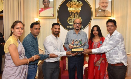 राज्यपाल से रेडियो संगवारी टीम ने की सौजन्य मुलाकात राज्यपाल से रेडियो संगवारी टीम ने की सौजन्य मुलाकात