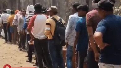 छत्तीसगढ़ में LPG की किल्लत, गैस एजेंसियों के बाहर लंबी कतारें छत्तीसगढ़ में LPG की किल्लत, गैस एजेंसियों के बाहर लंबी कतारें