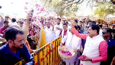 करीला धाम के संपूर्ण विकास की बनाई जायेगी योजना : मुख्यमंत्री डॉ. यादव करीला धाम के संपूर्ण विकास की बनाई जायेगी योजना : मुख्यमंत्री डॉ. यादव