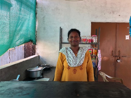 ग्रामीण आजीविका मिशन से जुड़कर रश्मि तिर्की बनीं ‘लखपति दीदी’, स्वरोजगार से सशक्त हो रही ग्रामीण महिलाएं