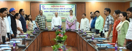 स्वयं से पहले आप के मूल मंत्र को अपनाना होगा