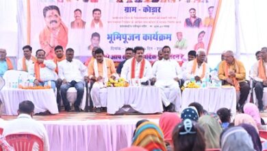 उपमुख्यमंत्री ने 4.08 करोड़ रूपए की लागत के सकरी नदी तटबंध निर्माण का किया भूमिपूजन उपमुख्यमंत्री ने 4.08 करोड़ रूपए की लागत के सकरी नदी तटबंध निर्माण का किया भूमिपूजन