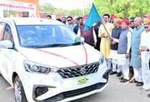 मुख्यमंत्री साय ने 4 शासकीय वाहनों को दिखाई हरी झंडी:राजस्व विभाग को मिले नए वाहन, प्रशासनिक कार्यों में आएगी तेजी और सहूलियत