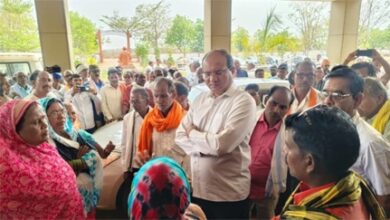 CCTV लगाने पर दौड़ाए गए लोग, 200 ग्रामीणों का विरोध