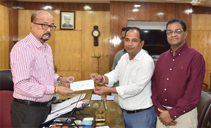 राज्यपाल रमेन डेका ने रेडक्रॉस सोसायटी संरक्षक के रूप में सदस्यता ग्रहण की