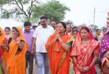 मंत्री लक्ष्मी राजवाड़े ने 3.80 करोड़ रूपए की सड़क निर्माण कार्य का किया शुभारंभ