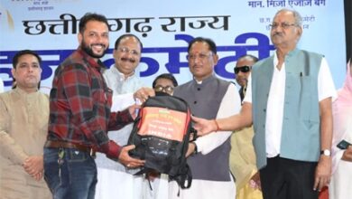 मुख्यमंत्री विष्णु देव साय ने हज यात्रियों को वितरित किया फर्स्ट एड किट: सफल हज यात्रा के लिए शुभकामना देकर यात्रियों का किया स्वागत