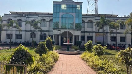 कवर्धा में लापरवाह अधिकारियों को कारण बताओ नोटिस जारी कवर्धा में लापरवाह अधिकारियों को कारण बताओ नोटिस जारी