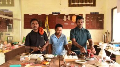 अब हथियार नहीं, हुनर से बदल रही पुनर्वासितों की जिंदगी : इलेक्ट्रीशियन ट्रेड में दिया जा रहा प्रशिक्षण