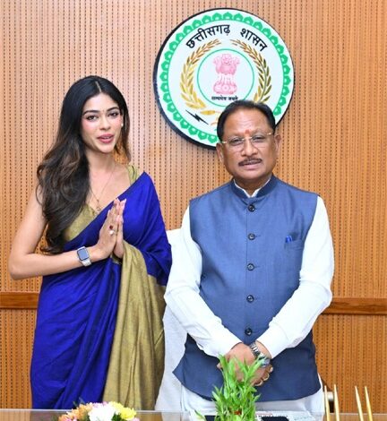 मुख्यमंत्री विष्णुदेव साय से मिस इंडिया छत्तीसगढ़ सुश्री अनुष्का सोन ने की सौजन्य मुलाकात : सदन का ऐतिहासिक सत्र सुनने विधानसभा पहुंची थी मिस इंडिया छत्तीसगढ़