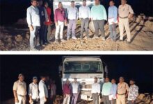 एक पोकलेन और 3 हाइवा जब्त