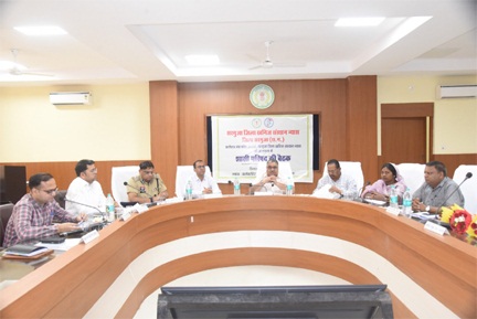 कैबिनेट मंत्री राजेश अग्रवाल की मौजूदगी में डीएमएफ शासी परिषद की बैठक