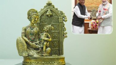 प्रभु श्रीराम के आदर्शों से प्रेरित छत्तीसगढ़ : मुख्यमंत्री साय ने प्रधानमंत्री नरेंद्र मोदी को बेल मेटल निर्मित ‘माता कौशल्या के राम’ कलाकृति की भेंट